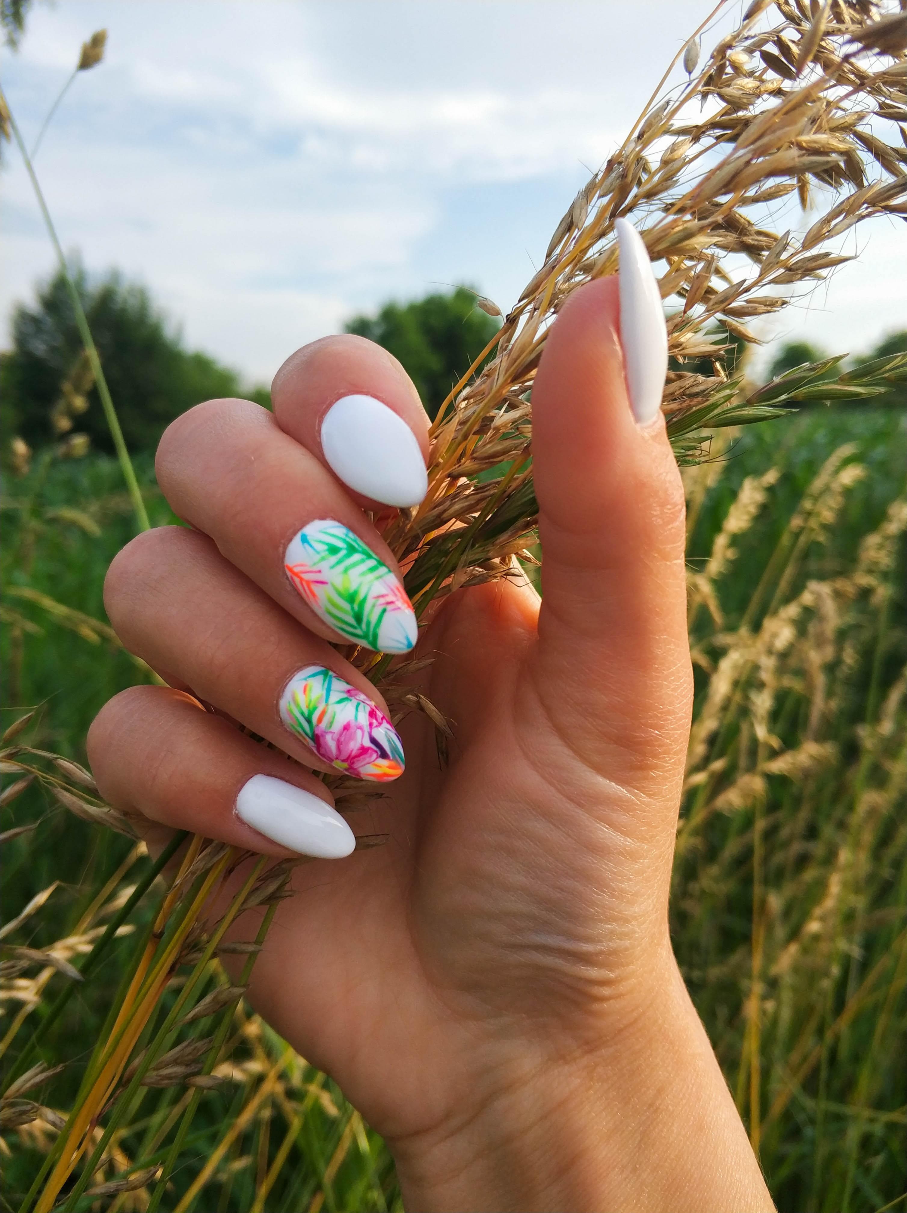 alredyPaintedNails2